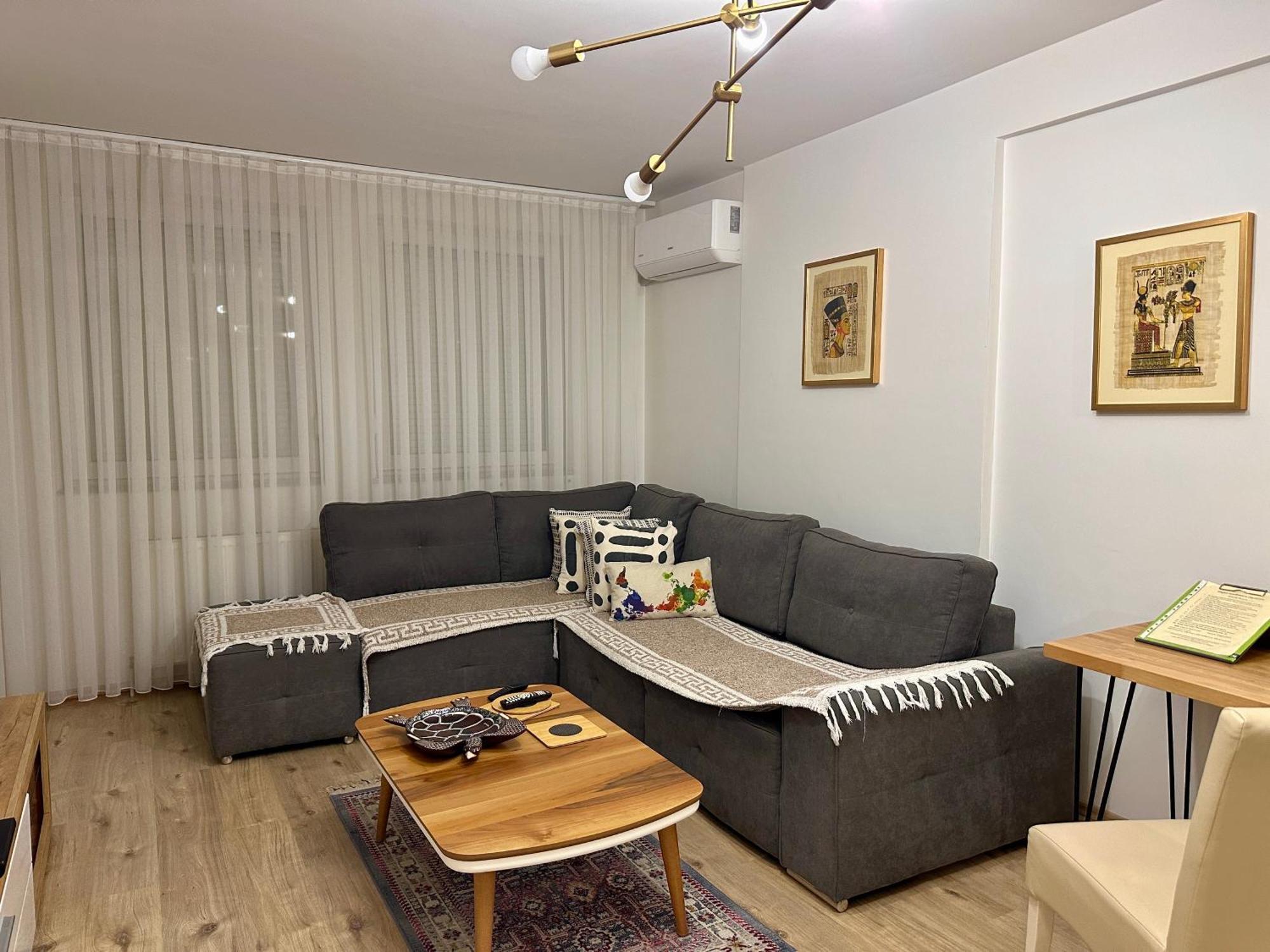 Elegant Apartment In City Centre Приштина Экстерьер фото